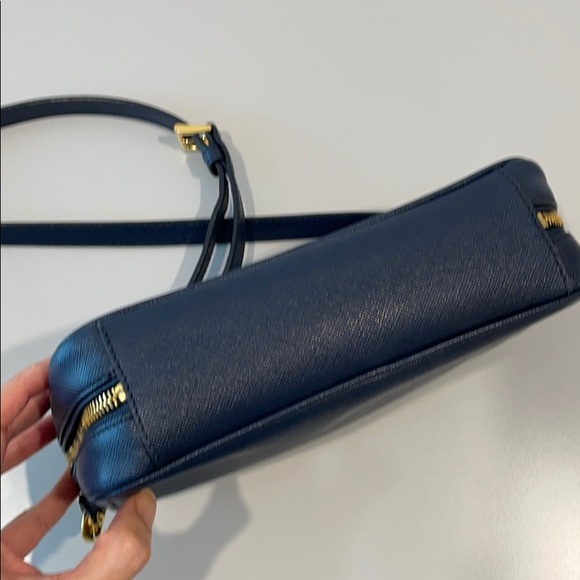 💯% Authentic Prada Navy Saffiano Crossbody Bag - Picture 9 of 13